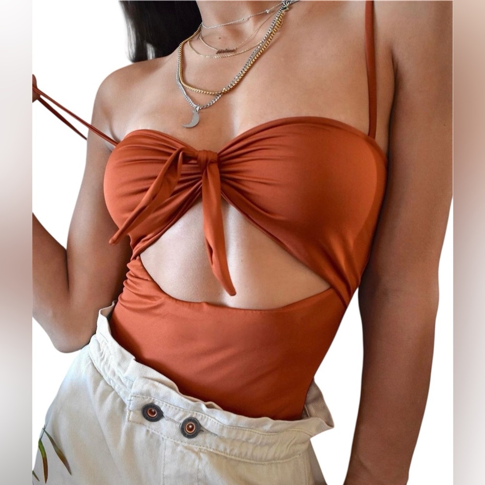 WOMEN’S SLEEVELESS TERRACOTA BODYSUIT - SIZE L
